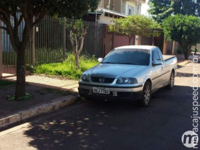 Polícia suspeita que homem encontrado morto em carro tenha tomado veneno