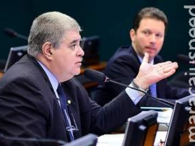Deputado despista, mas se diz lisonjeado com indicação para governo de Temer