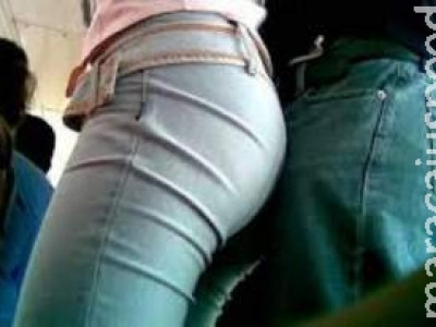 Mulher é apalpada dentro de ônibus e motorista leva suspeito para delegacia