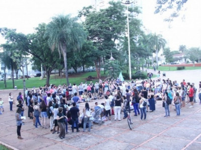 Em manifesto, grupo questiona falta de debate sobre "lei da mordaça"