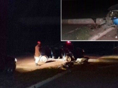 Condutor bate veículo em poste de energia e passageiro morre no local