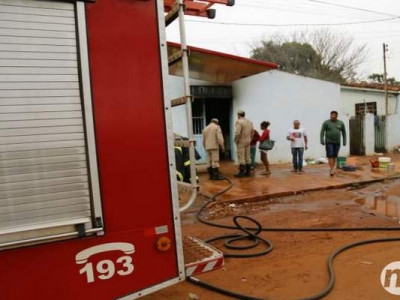 Inconformado com o fim da relação, homem incendeia casa da ex