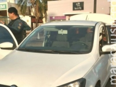 Homem é preso tentando vender na internet carro roubado em Brasília