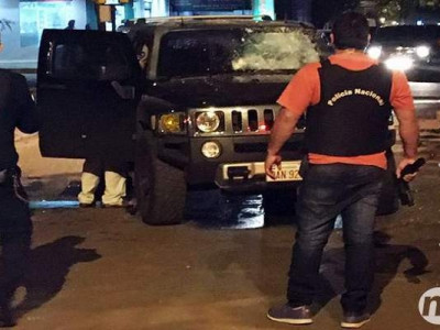 Câmera de segurança registra momento em que carro de Rafaat é atacado