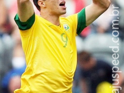 Reforço no ataque: Fla encaminha acerto com Leandro Damião