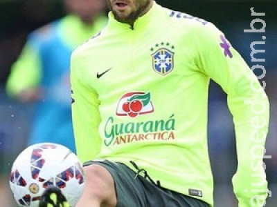 Lazio muda de postura, e Felipe Anderson pressiona por liberação