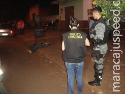 Homem é executado a tiros em frente bar em Dourados