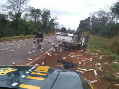 Condutor capota veículo após 22 km de perseguição