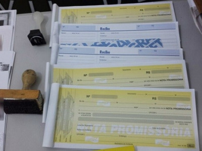 Homem vestido de bombeiro é preso suspeito de estelionato