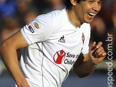 Milan acerta com Fiorentina o empréstimo de Matías Fernández