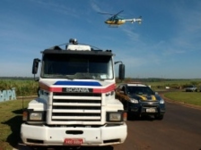 PRF usa helicóptero para interceptar carreta com 3 toneladas de maconha