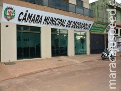 Câmara de Deodápolis firma TAC para exonerar comissionados e realizar concurso público