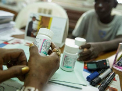 Mais de 18 milhões de pessoas recebem terapia antirretroviral no mundo