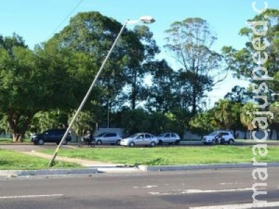 Mulher morre e 4 pessoas ficam feridas em acidente na Capital