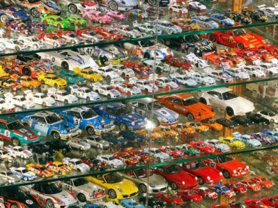 Libanês bate recorde com mais de 37 mil carrinhos de brinquedo