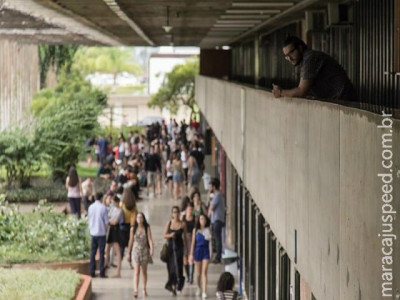 Estudantes estrangeiros poderão trabalhar no Brasil