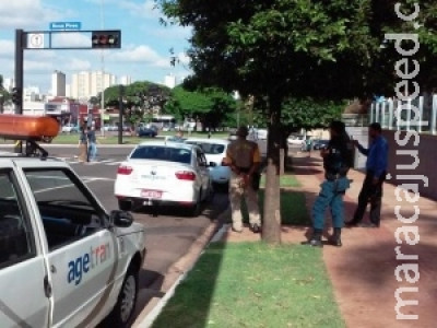 Multar Uber é ilegal e motorista lesado pode processar prefeitura, diz OAB