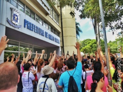 Desembargador tira férias e servidores ficam sem reajuste de 9,57% neste ano