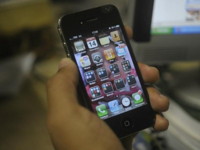 Brasileiros estão abandonando hábito de usar mais de um chip no celular