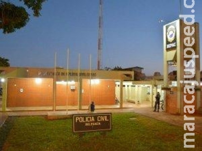 Jovem é esfaqueado no pescoço pela namorada da ex