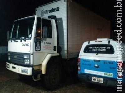 Ladrão furta caminhão enquanto motorista assistia missa