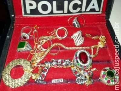 PM aborta assalto a banco, prende 9 e recupera jóias