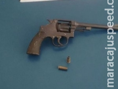 Menina ferida por disparo de arma do irmão permanece internada