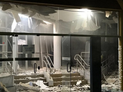 Bandidos atacam com explosivos três agências bancárias 