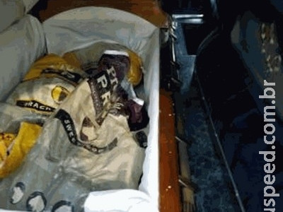 Carro fúnebre levava caixão repleto de maconha 