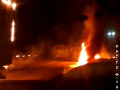  Quadrilha explode caixas eletrônicos; policial fica ferido