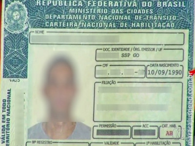 Suspeito de roubar padaria esquece CNH em carro durante fuga