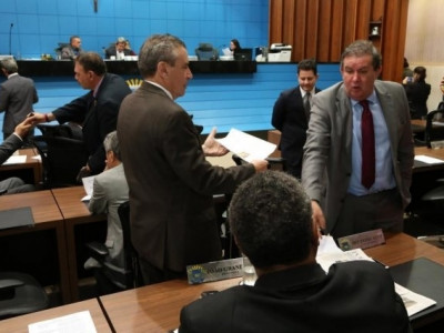 Deputados aprovam reajuste salarial de 4,08% a servidores do MPE