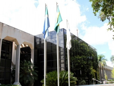 TCE diz que não vê motivos para afastar diretor investigado