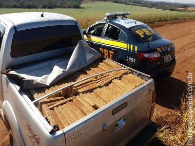 Traficante foge após capotar caminhonete com 1,5 t de maconha