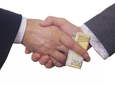 Traficante tenta subornar policiais com R$ 4 mil, mas acaba preso