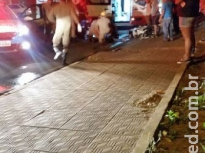 Acidente entre moto e Mitsubishi deixa jovem em estado grave