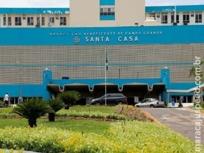 Bebê que se afogou em piscina continua internado na Santa Casa