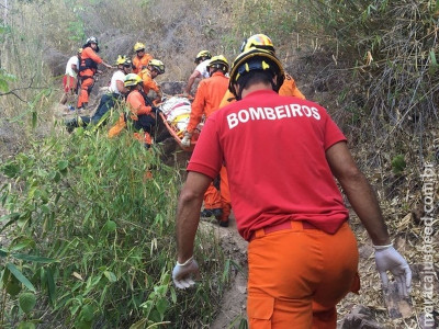 Menina de 12 anos morre ao cair de cachoeira