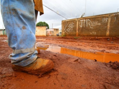 Águas paralisa obras de saneamento e asfalto também empaca