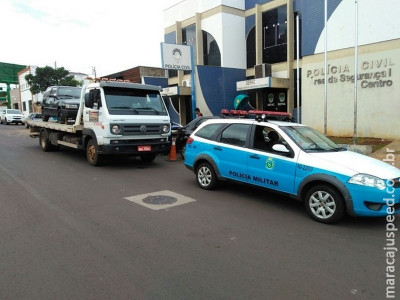  Gasolina acaba e suspeito é preso com carro furtado