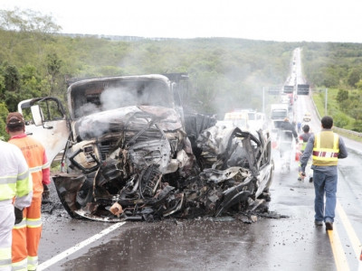 Identificado casal que morreu carbonizado em acidente na BR-163