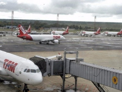 Passagens aéreas ficam 10% mais baratas em novembro