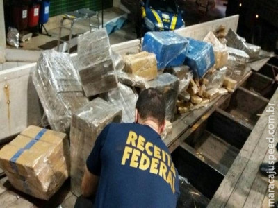 Caminhoneiro é preso transportando meia tonelada de maconha