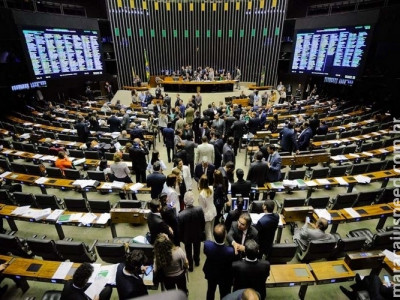 Congresso terá que analisar 19 vetos após o recesso