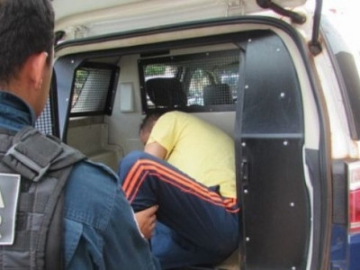 Grávida é agredida pelo marido e jogada de carro em movimento