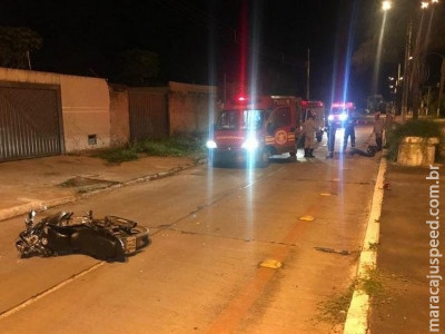 Moto colide em tubo de concreto e condutor morre após queda