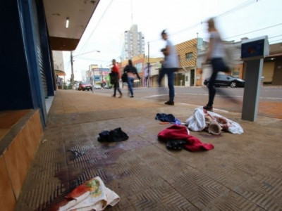 Homem é assassinado a facadas em reduto de usuários de drogas