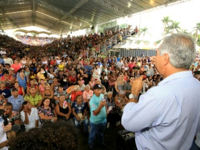 Reinaldo Azambuja anuncia reajuste do Vale Renda em 2018