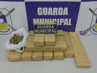 Adolescente é flagrado com maconha na rodoviária