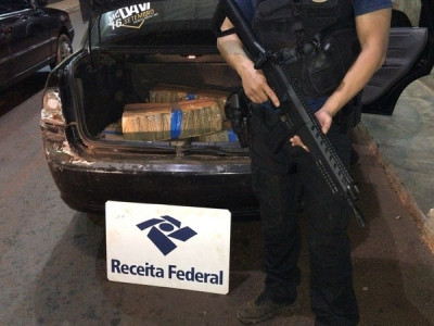 Traficante perde controle e abandona veículo com droga